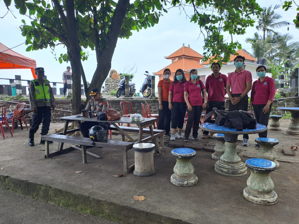 PELAKSANAAN KEGIATAN P3K MELASTI DI PANTAI MUNGGU